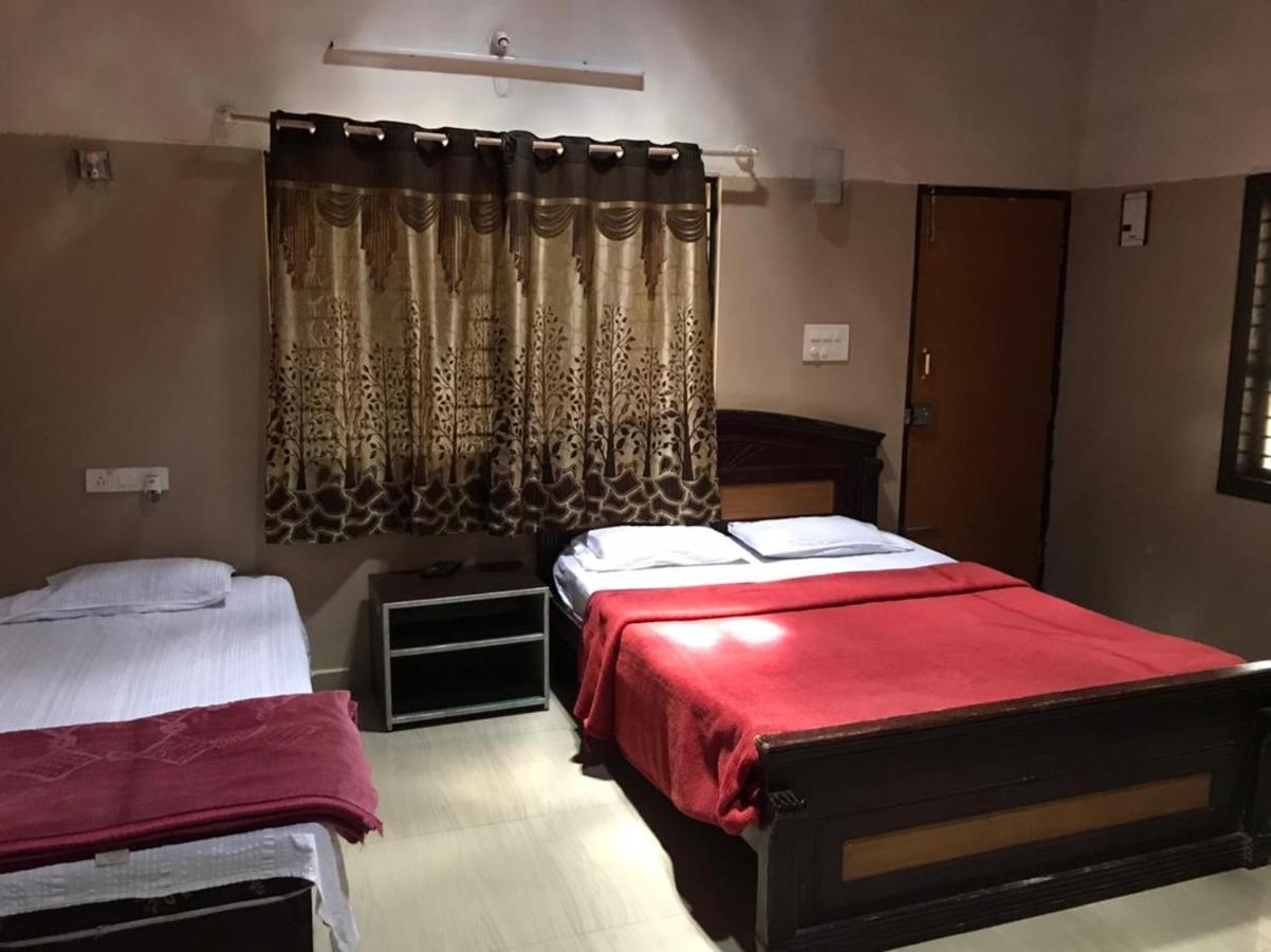 Silver Shadow Homestay Chikmagalur Luaran gambar