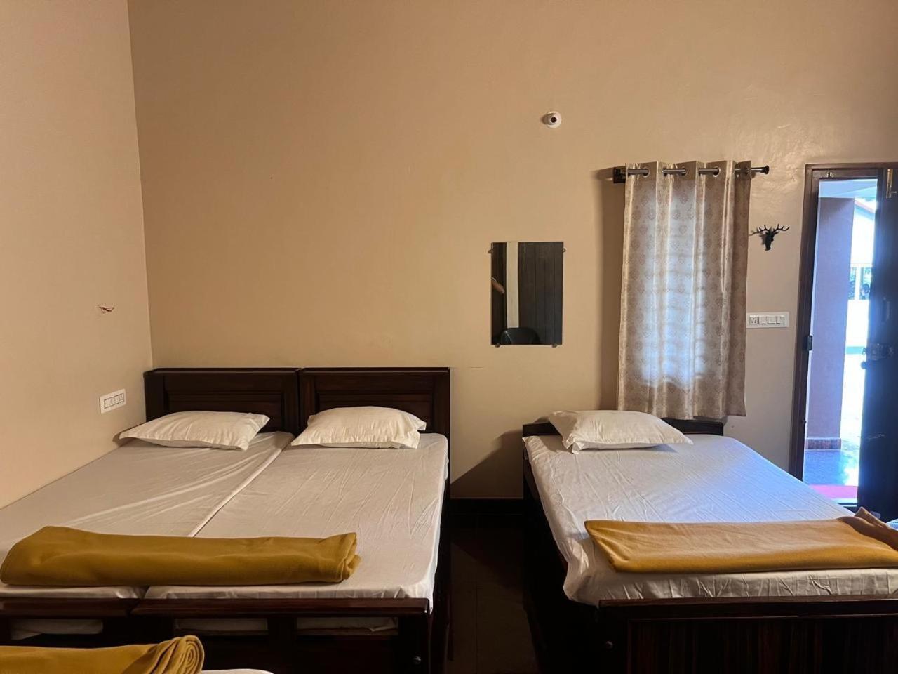 Silver Shadow Homestay Chikmagalur Luaran gambar